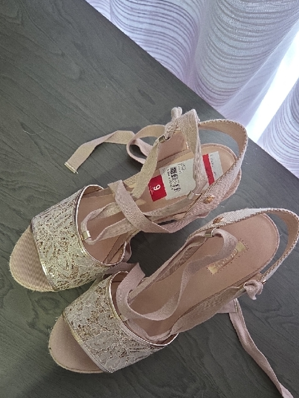 Guess Gold Lace Espadrille Wedge Sandals Size 9 - Picture 8 of 9